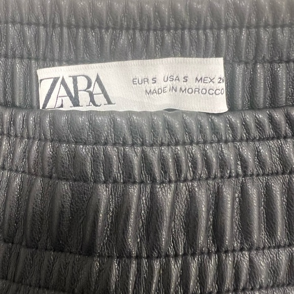 Zara Black Faux Leather Cargo Pants - Size Small - Picture 3 of 3